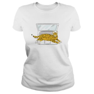 Polera Gatos Bengalí «Gato Sobre Notebook» (modelo 327) mujer